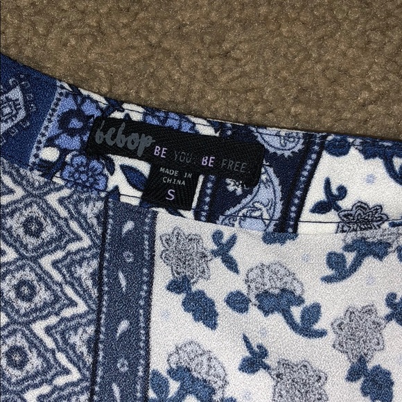 Blue and white romper - Picture 2 of 2